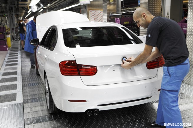 2012-bmw-3-series-production-25
