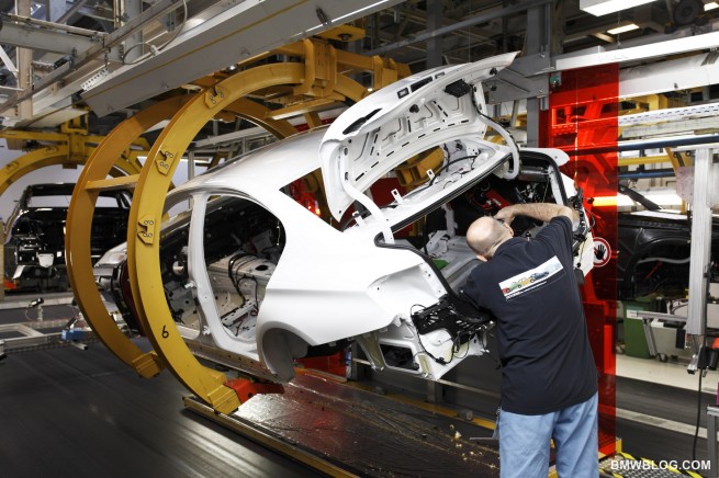 2012-bmw-3-series-production-26