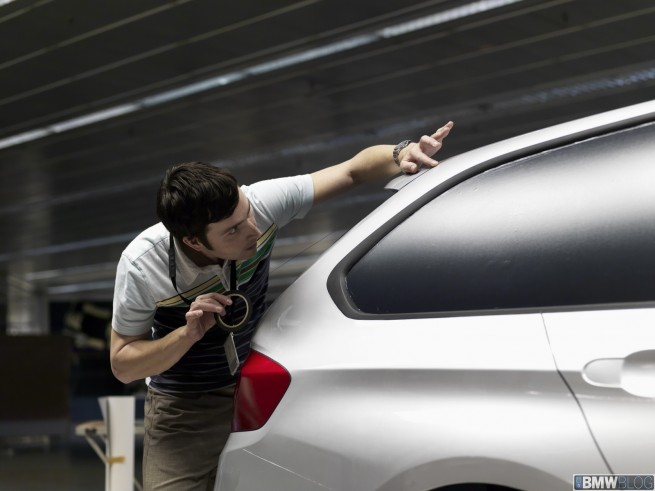 2012-bmw-3-series-touring-24