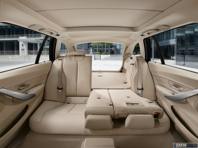 2012-bmw-3-series-touring-27