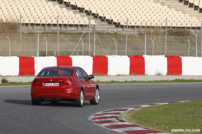 2012-bmw-328i--review-24