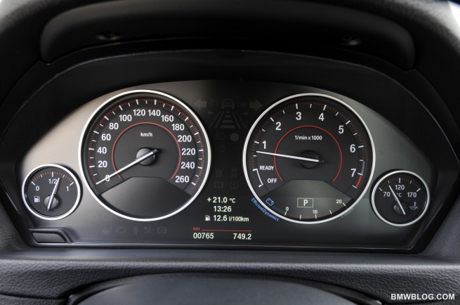 2012-bmw-328i---review-79