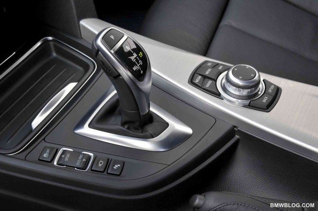 2012-bmw-328i-review-86