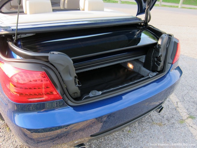 2012-bmw-335i-convertible-32