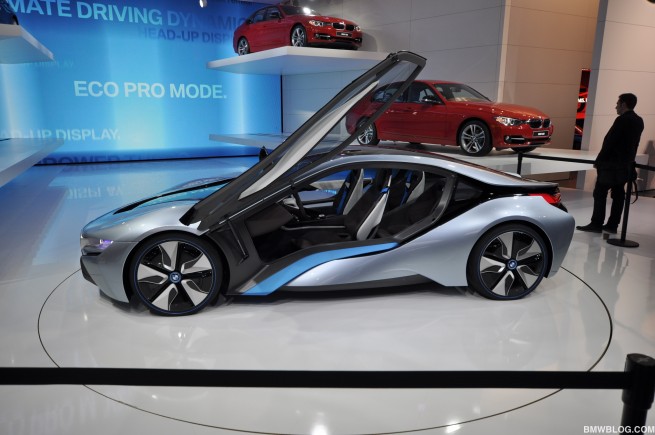 2012-detroit-auto-show--31