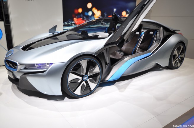 2012-detroit-auto-show--35
