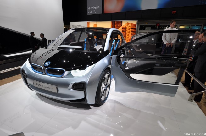 2012-detroit-auto-show--37