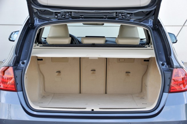 2013-bmw-3-series-touring-06