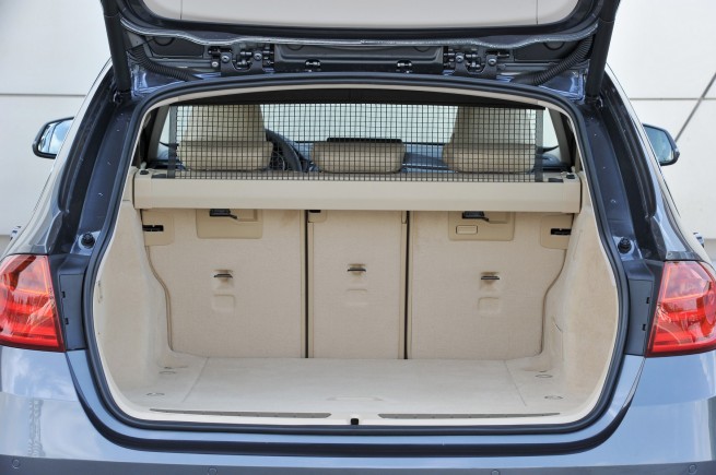 2013-bmw-3-series-touring-08