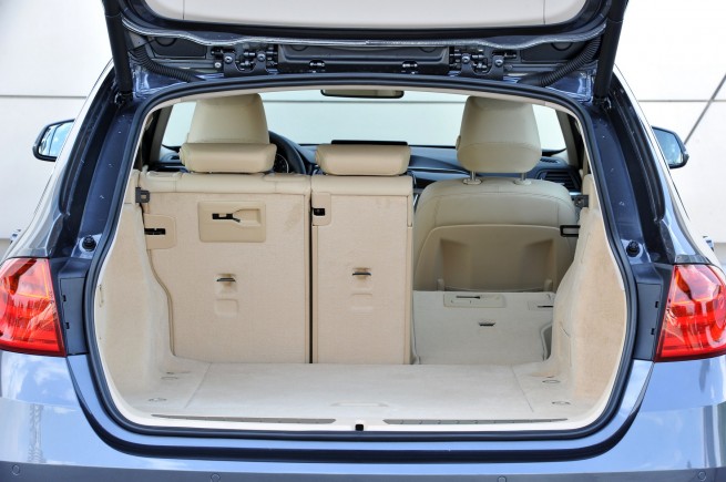 2013-bmw-3-series-touring-10