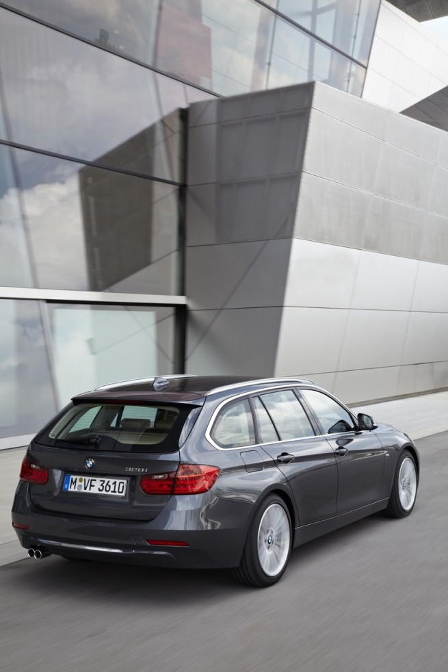 2013-bmw-3-series-touring-108