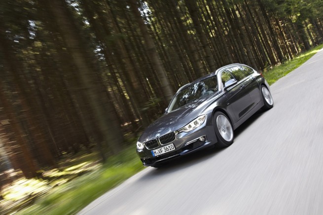 2013-bmw-3-series-touring-112