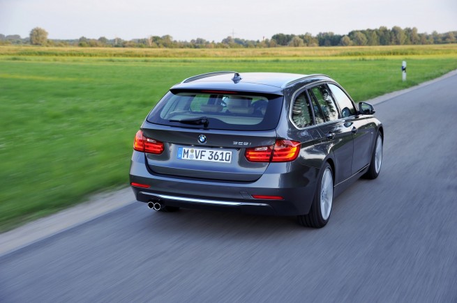 2013-bmw-3-series-touring-125