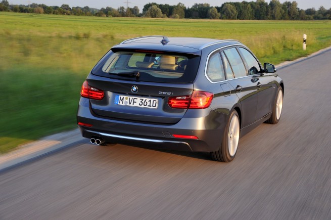 2013-bmw-3-series-touring-126