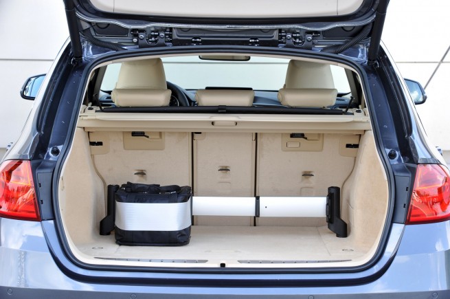 2013-bmw-3-series-touring-13