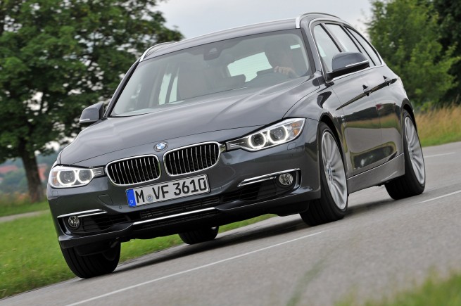 2013-bmw-3-series-touring-134