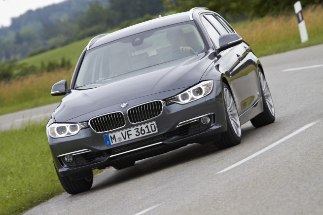 2013-bmw-3-series-touring-136
