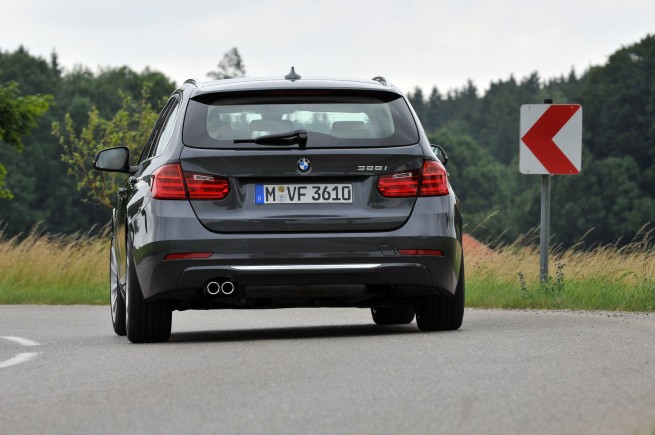 2013-bmw-3-series-touring-141