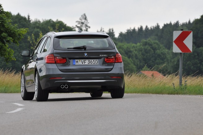 2013-bmw-3-series-touring-142