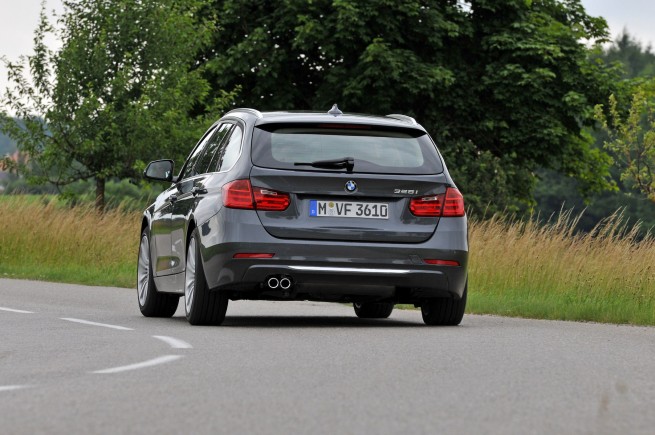 2013-bmw-3-series-touring-143
