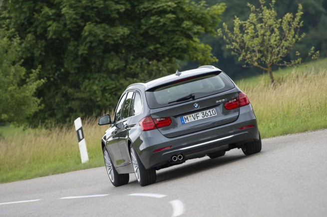 2013-bmw-3-series-touring-145