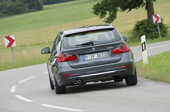 2013-bmw-3-series-touring-146