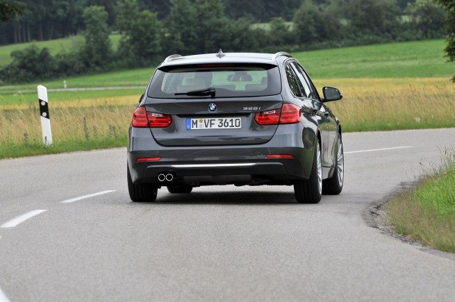2013-bmw-3-series-touring-147