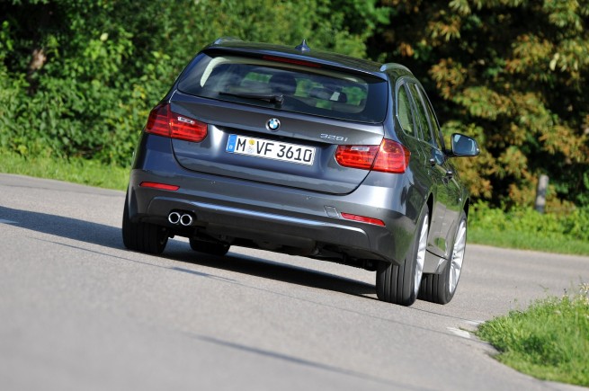 2013-bmw-3-series-touring-148