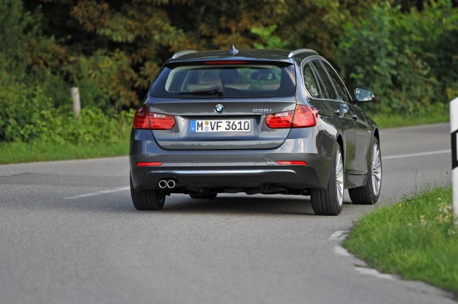 2013-bmw-3-series-touring-149