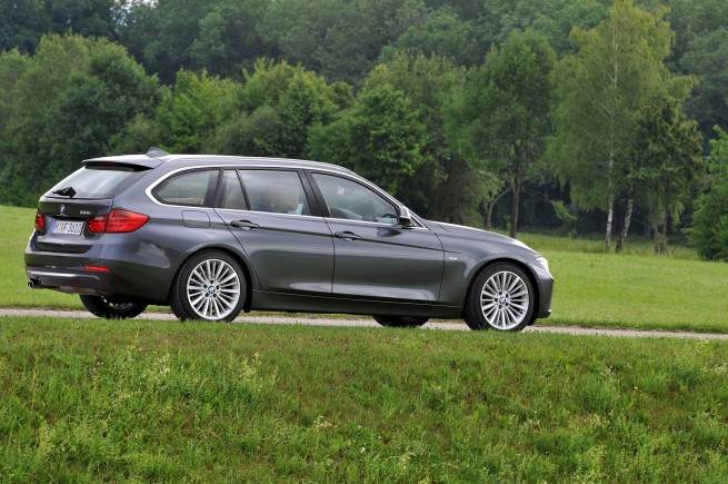 2013-bmw-3-series-touring-153