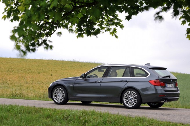 2013-bmw-3-series-touring-164