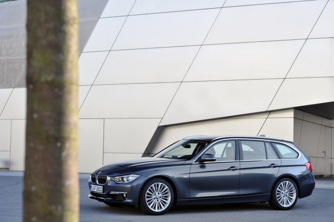 2013-bmw-3-series-touring-175