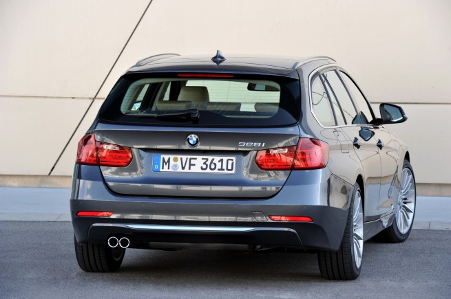 2013-bmw-3-series-touring-186