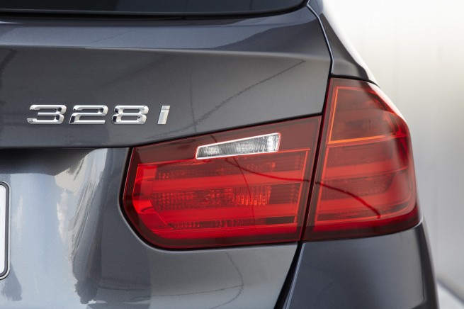 2013-bmw-3-series-touring-195