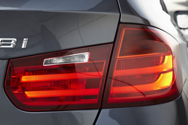 2013-bmw-3-series-touring-196