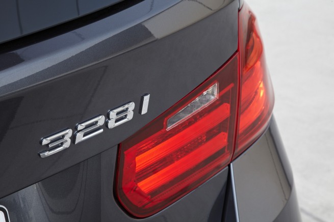 2013-bmw-3-series-touring-197