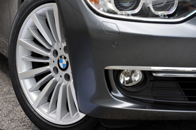 2013-bmw-3-series-touring-205