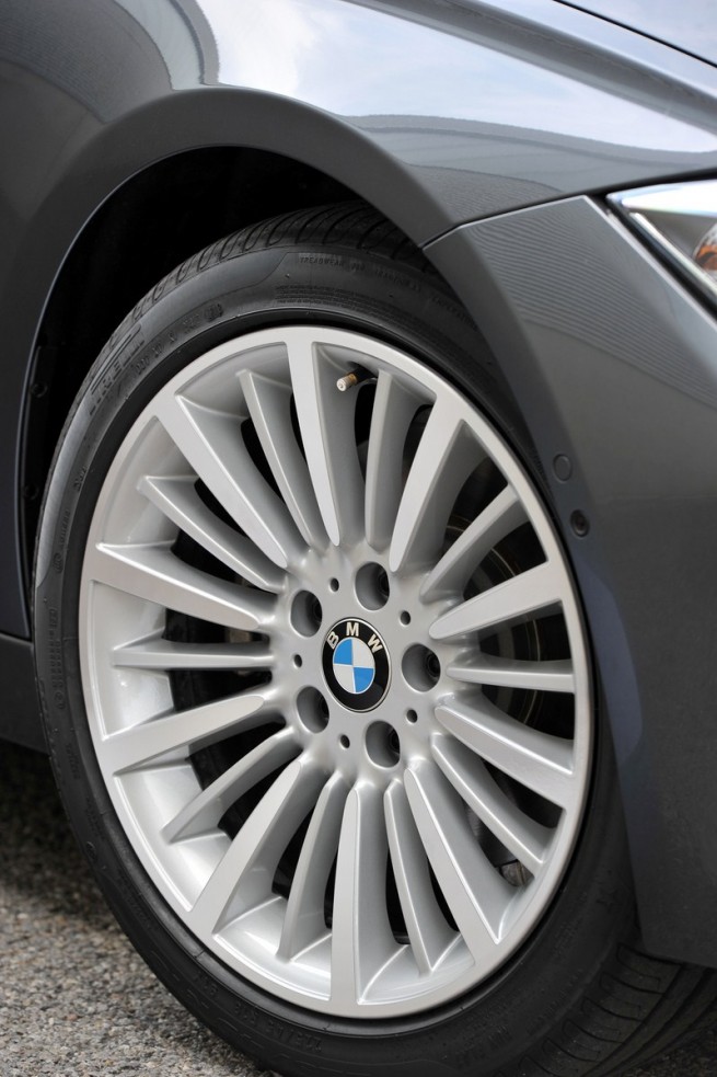 2013-bmw-3-series-touring-206