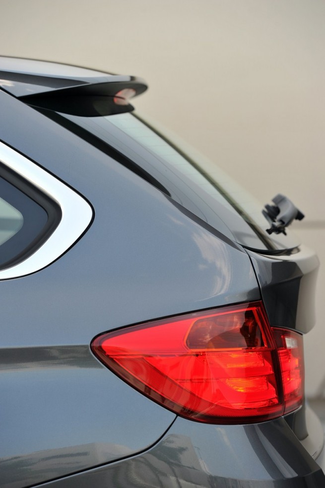 2013-bmw-3-series-touring-212