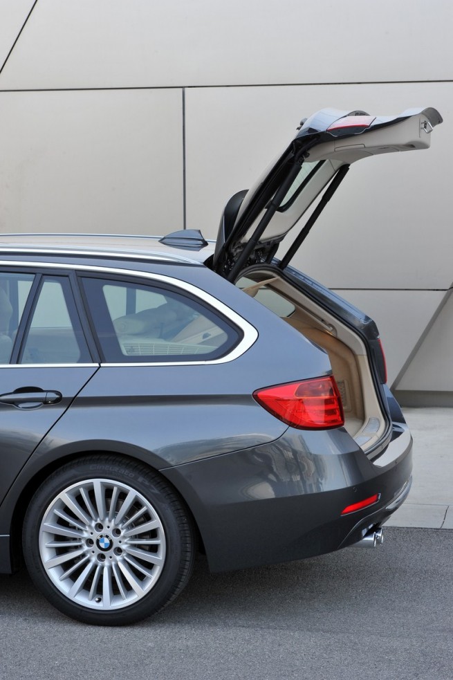 2013-bmw-3-series-touring-219