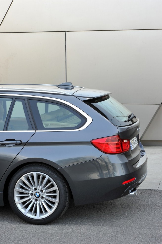2013-bmw-3-series-touring-221