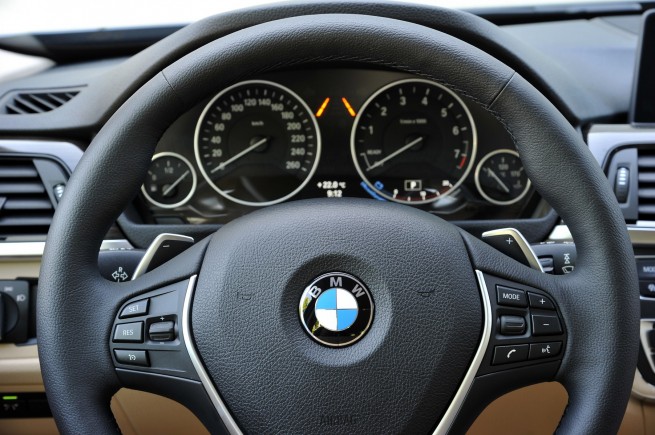 2013-bmw-3-series-touring-228