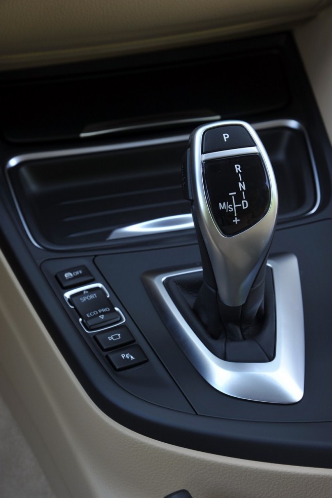 2013-bmw-3-series-touring-234