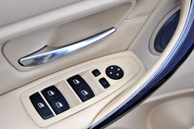2013-bmw-3-series-touring-235