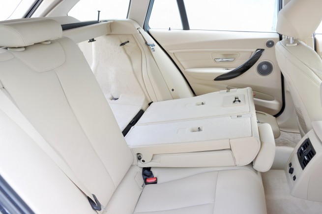2013-bmw-3-series-touring-243