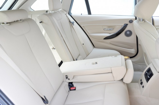 2013-bmw-3-series-touring-247