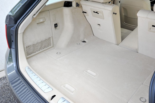 2013-bmw-3-series-touring-251