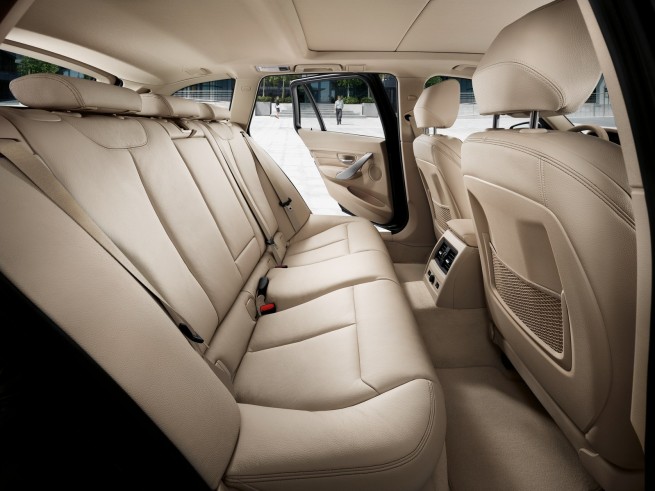 2013-bmw-3-series-touring-28