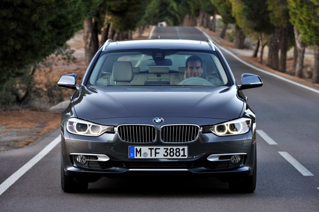 2013-bmw-3-series-touring-46
