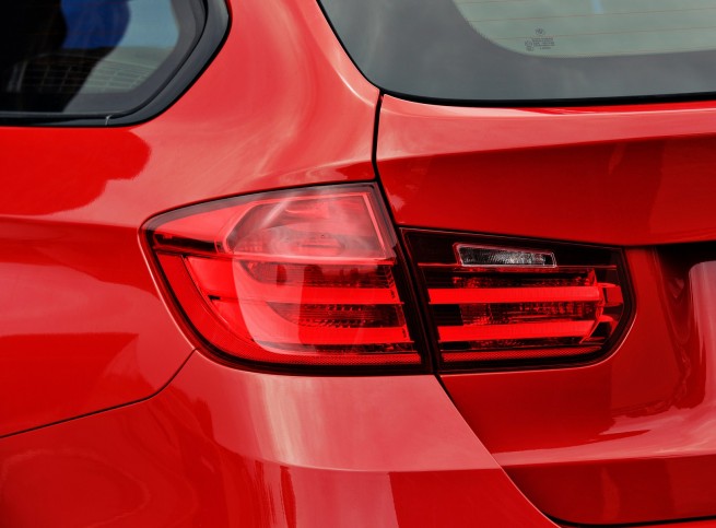 2013-bmw-3-series-touring-72